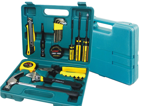 Zestaw narzędzi śrubokręty młotek 16 el walizka