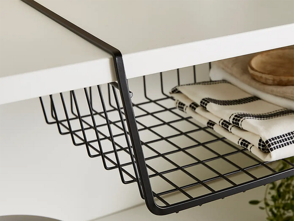 Kosz podwieszany pod półkę kosz metalowy organizer koszyk kuchenna biała