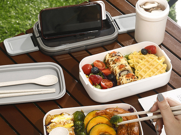 Śniadaniówka z przegródkami piętrowy pojemnik xxl sztućce lunchbox 1400ml