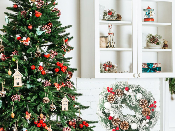 Wianek stroik wieniec na boże narodzenie święta dekoracja na drzwi okno