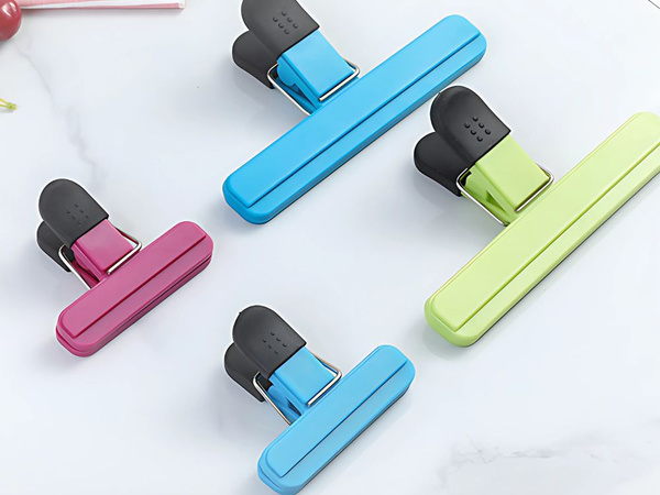 Zestaw klipsów zapinek do torebek opakowań żywności 6 sztuk kolorowe