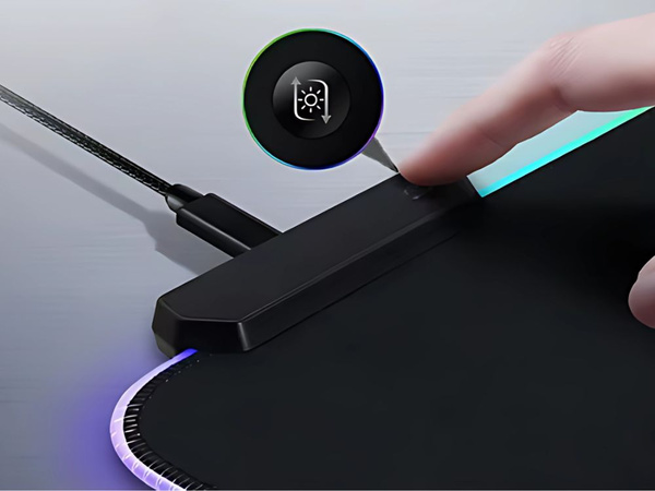 PODKŁADKA GAMINGOWA PODŚWIETLANA RGB XL 80X30 POD MYSZKĘ KLAWIATURĘ USB